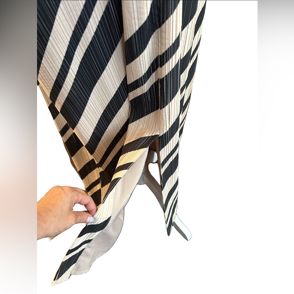 Lela Rose Size 12 Sheath Dress Black and Cream Diagonal Stripe V-Neck Midi NWT - Picture 11 of 16